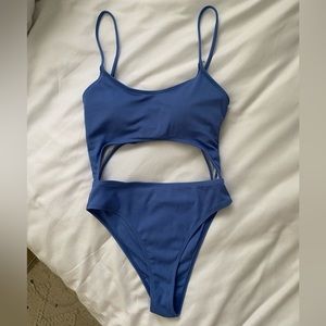 One piece swim suit